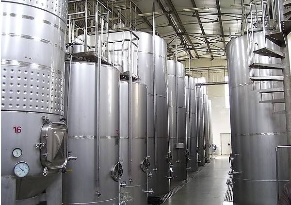 Pressure vessel reactor