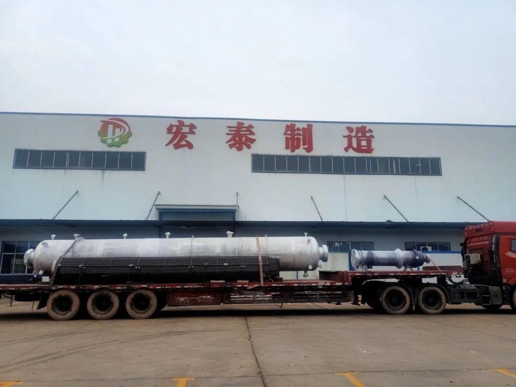 湖南宏泰制造承接的全國最大的港資苯酚丙酮生產企業的三套配套設備檢驗合格順利出廠